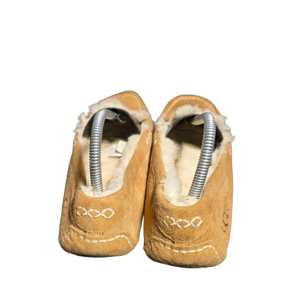 UGG Ascot Slippers Mens‎ 9 Tan Suede Leather Sheepskin Lined Moccasin Shoes